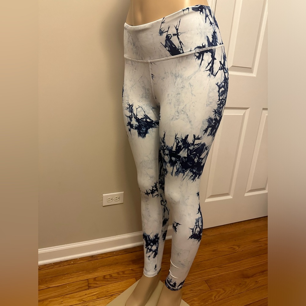 Blue And White Work Out Leggings By Yelete Active